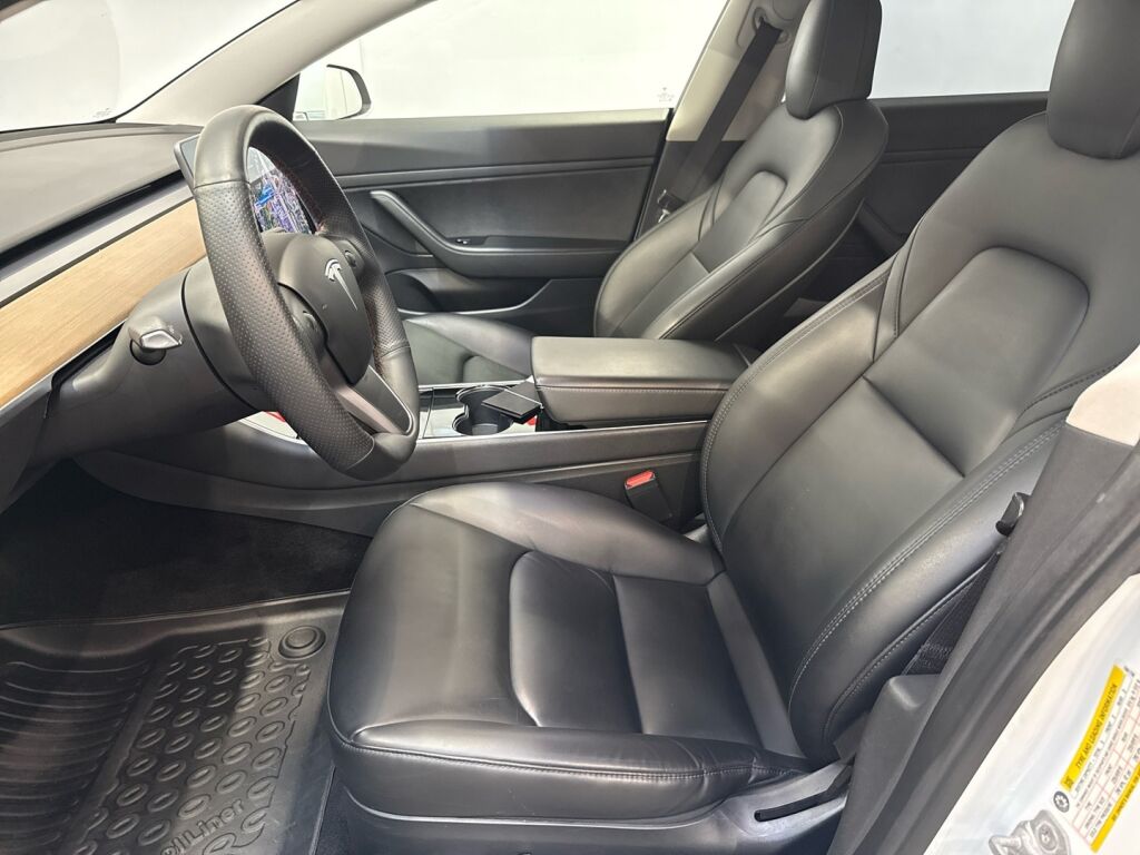 Tesla Model 3 2020 Valkoinen