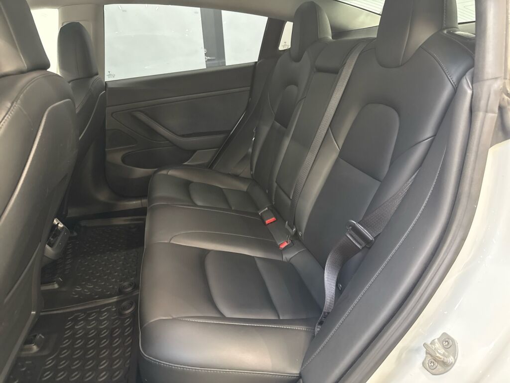 Tesla Model 3 2020 Valkoinen