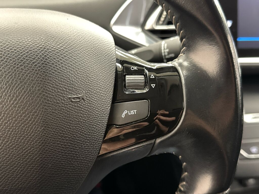 Peugeot 308 2017 Musta