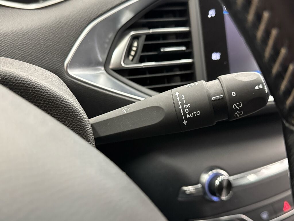 Peugeot 308 2017 Musta