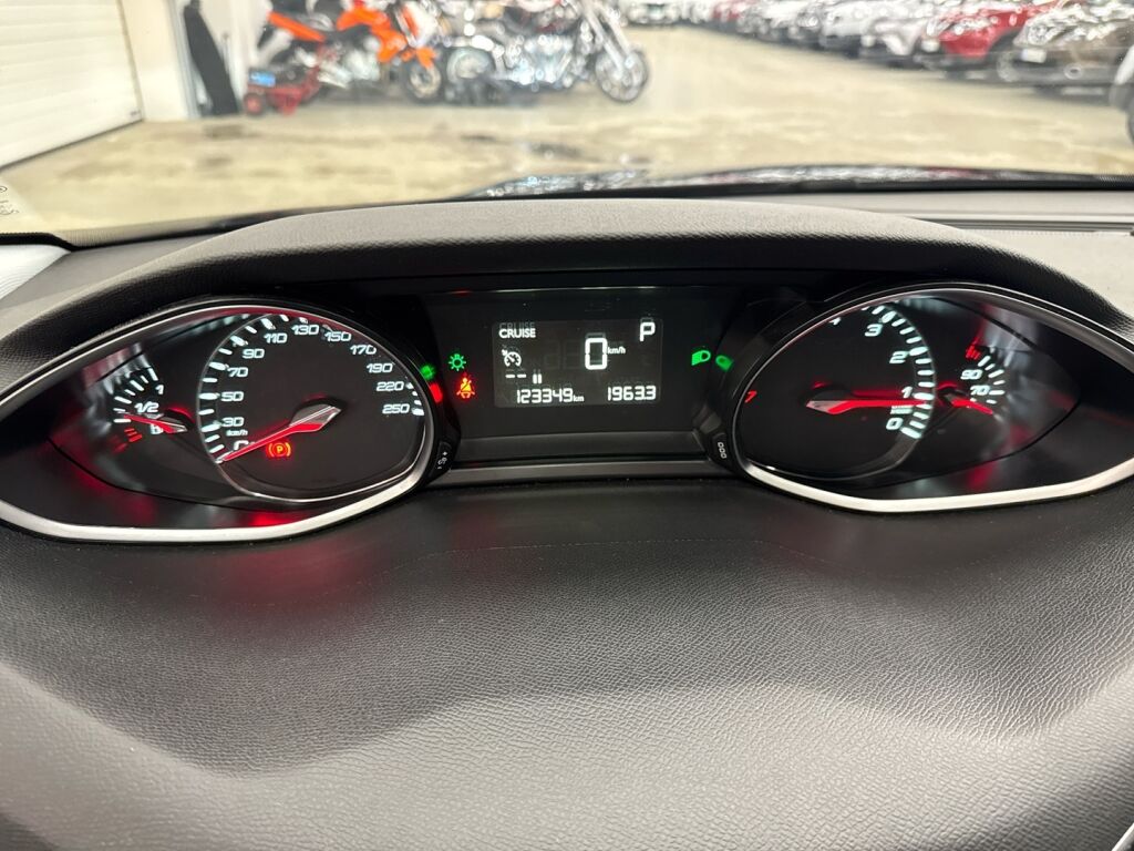 Peugeot 308 2017 Musta