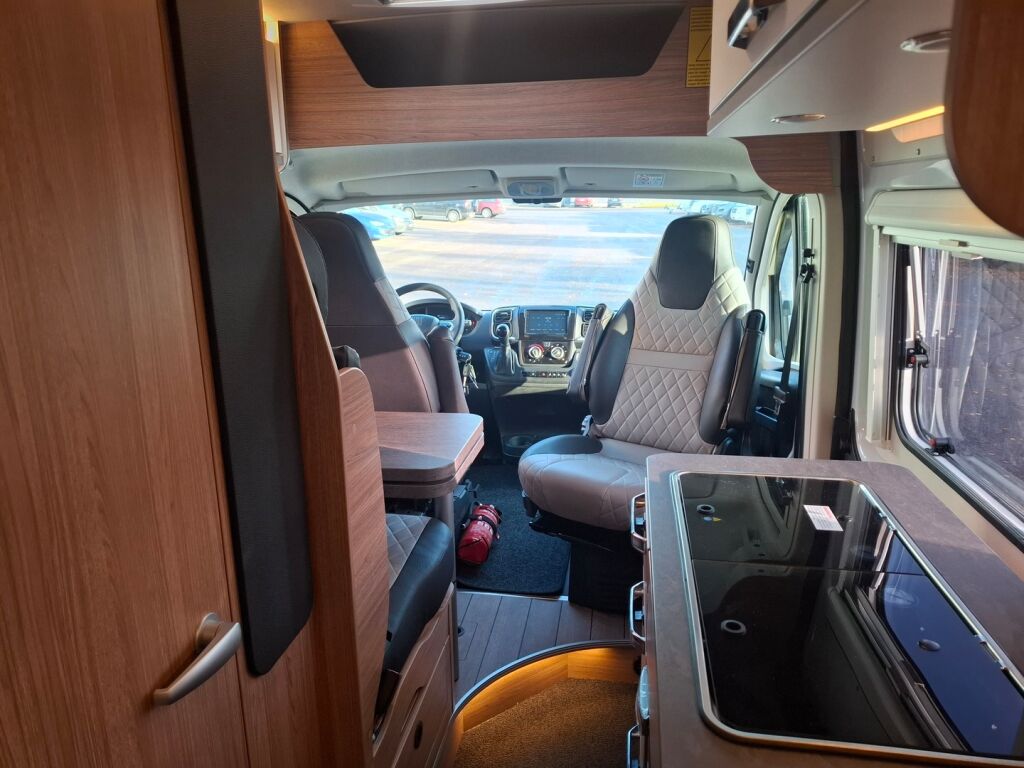 Weinsberg Carabus 600 ME Edition Fire 2025 Valkoinen
