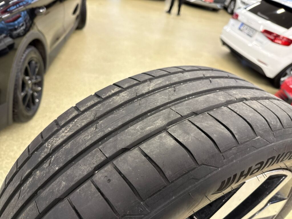 Skoda Elroq 2025 Musta