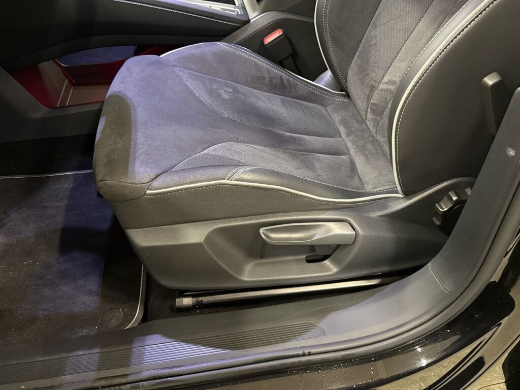 Skoda Elroq 2025 Musta