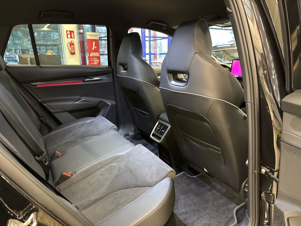 Skoda Elroq 2025 Musta