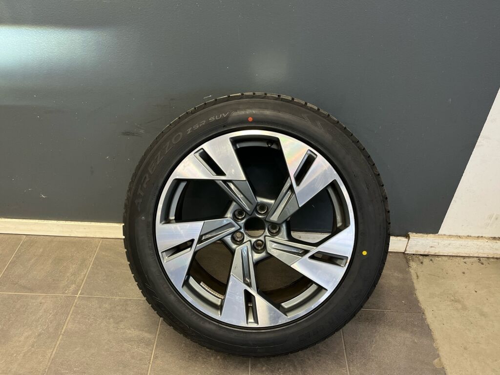 Audi e-tron 2020 Harmaa