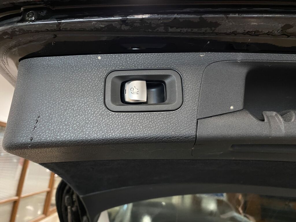 Mercedes-Benz E 2021 Musta