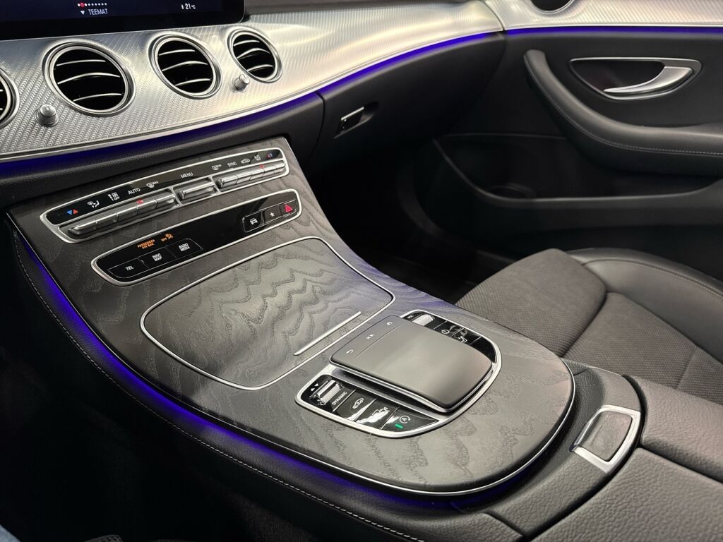 Mercedes-Benz E 2021 Musta