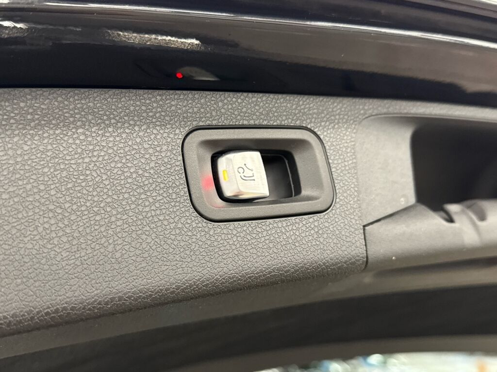 Mercedes-Benz E 2021 Musta