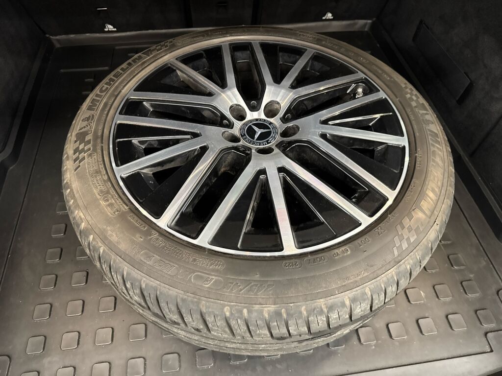 Mercedes-Benz E 2021 Musta