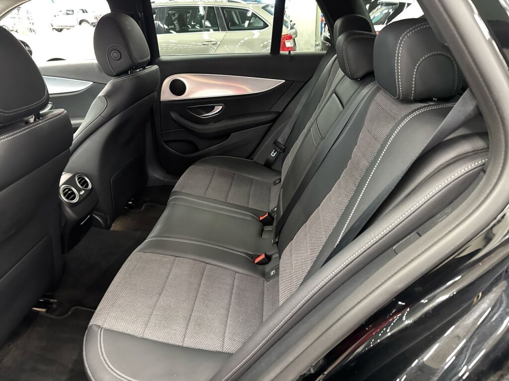 Mercedes-Benz E 2021 Musta