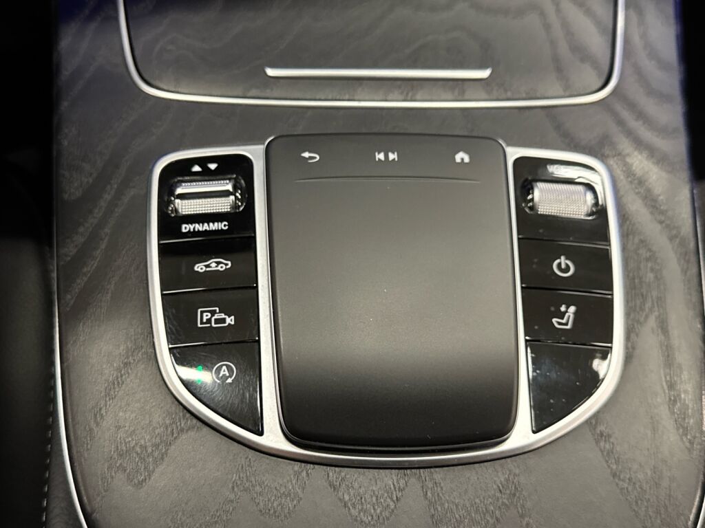 Mercedes-Benz E 2021 Musta