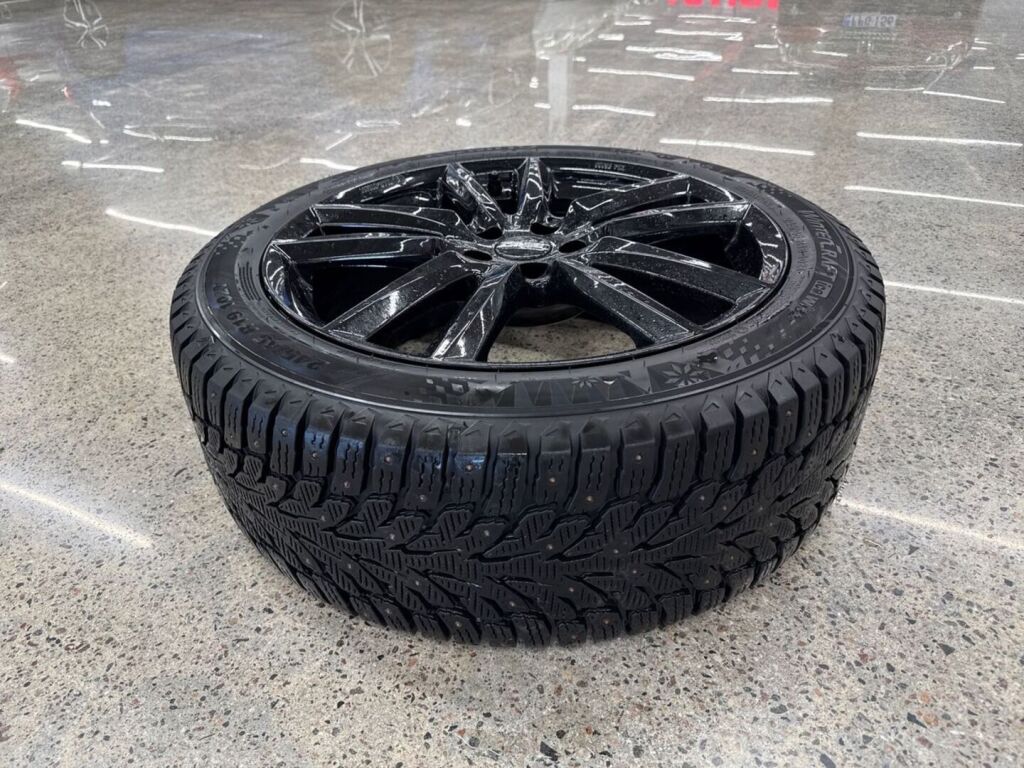 Polestar 2 2021 Harmaa