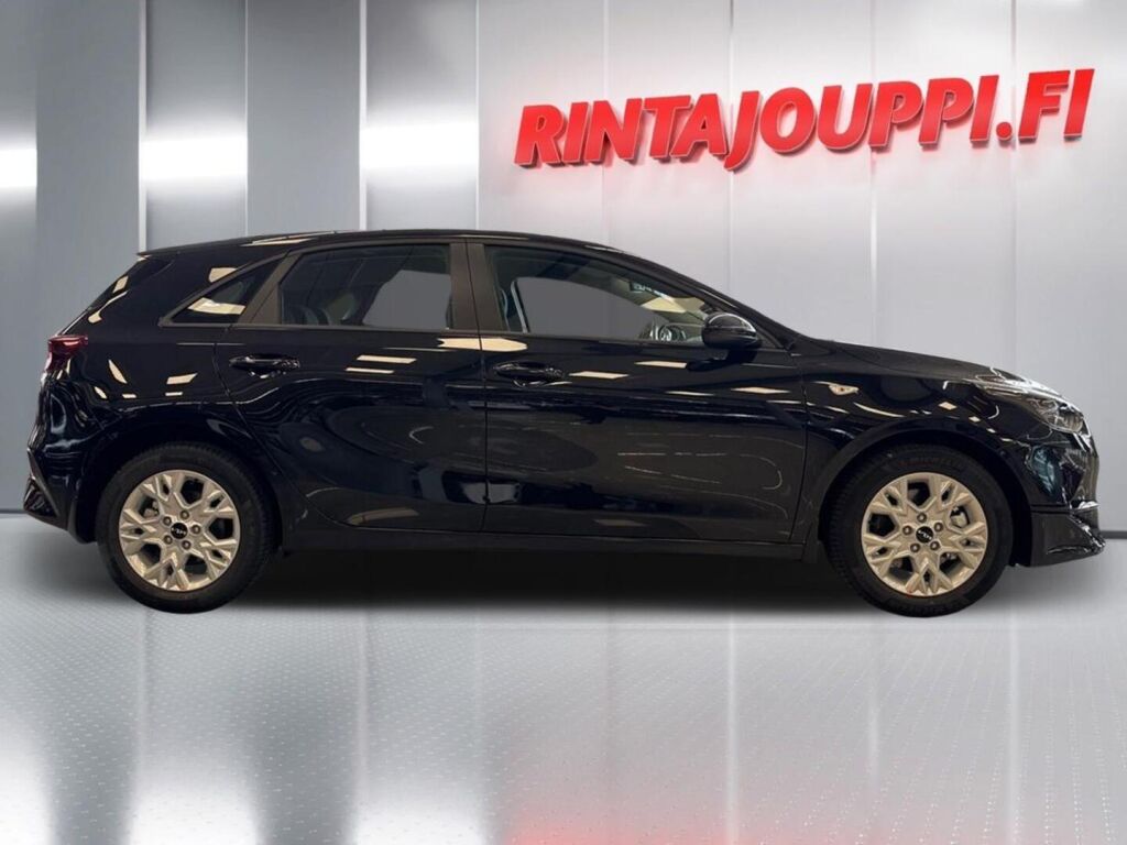 Kia Ceed 2025 Musta