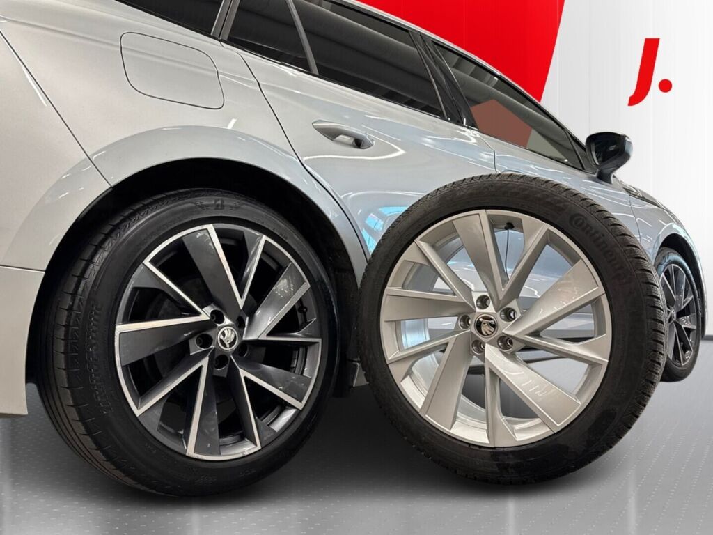 Skoda Enyaq 2023 Harmaa