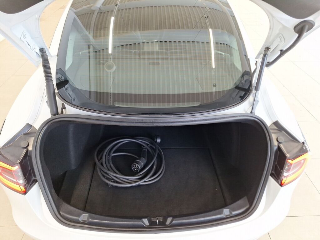 Tesla Model 3 2021 Valkoinen