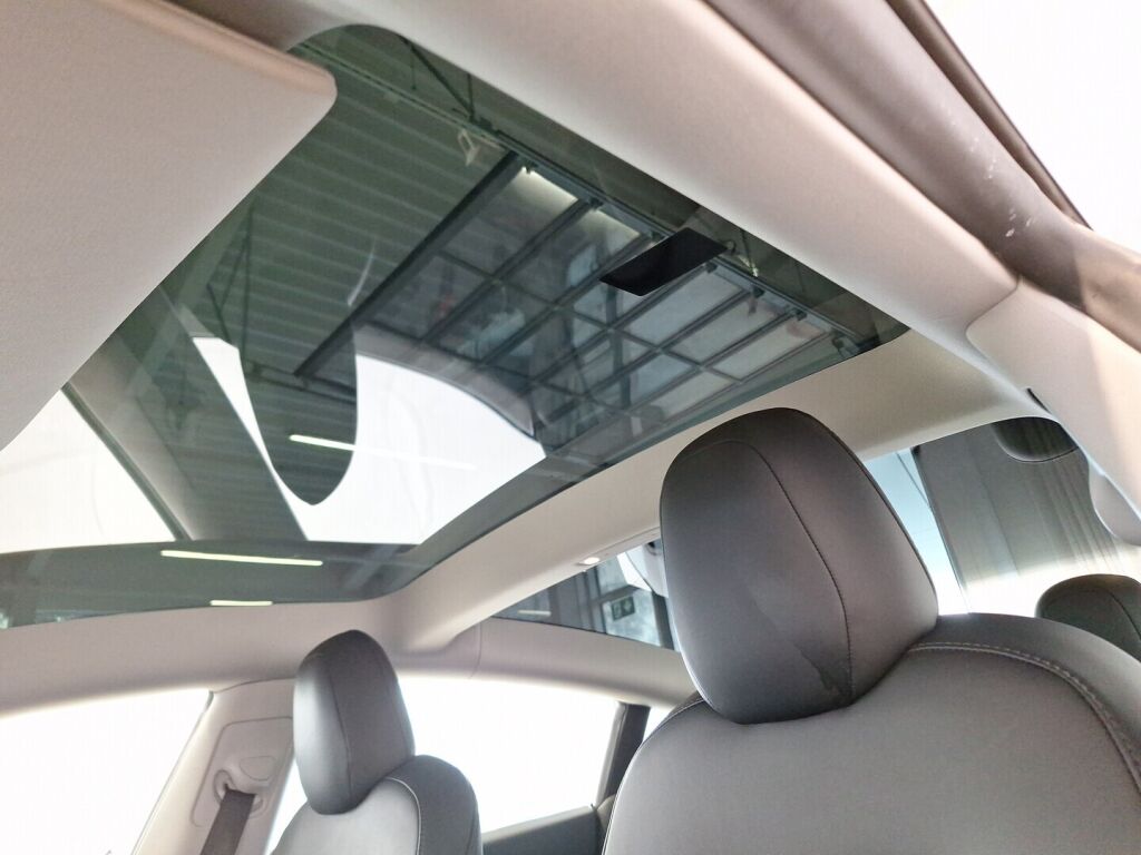 Tesla Model 3 2021 Valkoinen