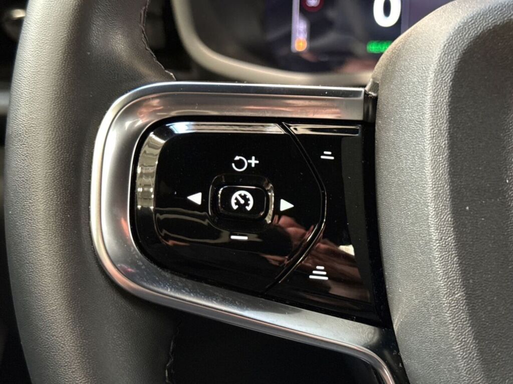 Polestar 2 2022 Valkoinen