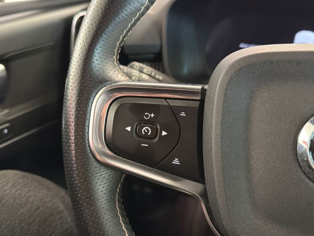 Volvo XC40 2021 Harmaa