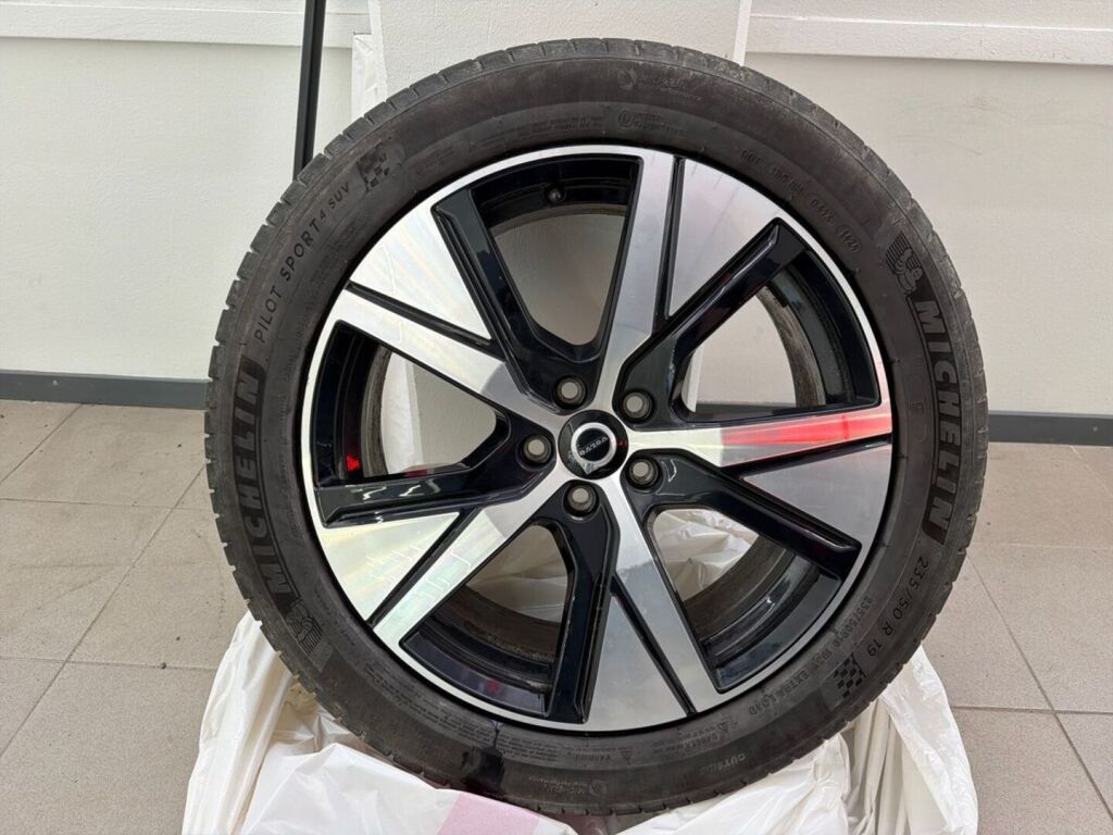 Volvo XC40 2021 Harmaa