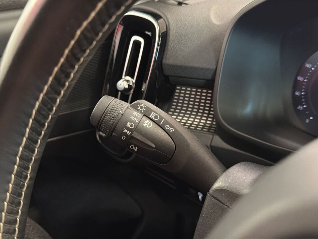 Volvo XC40 2021 Harmaa