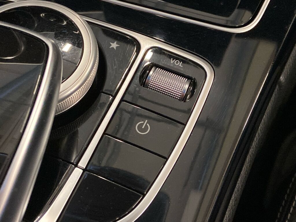 Mercedes-Benz C 2018 met. harmaa