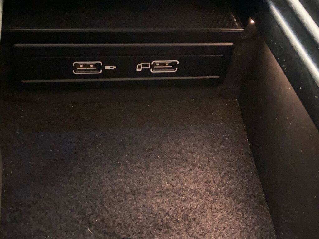 Mercedes-Benz C 2018 met. harmaa