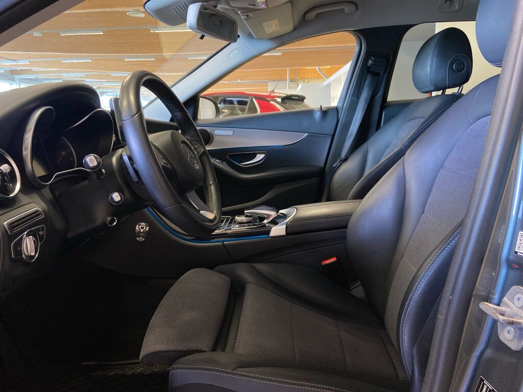 Mercedes-Benz C 2018 met. harmaa