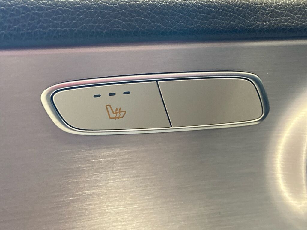 Mercedes-Benz C 2018 met. harmaa