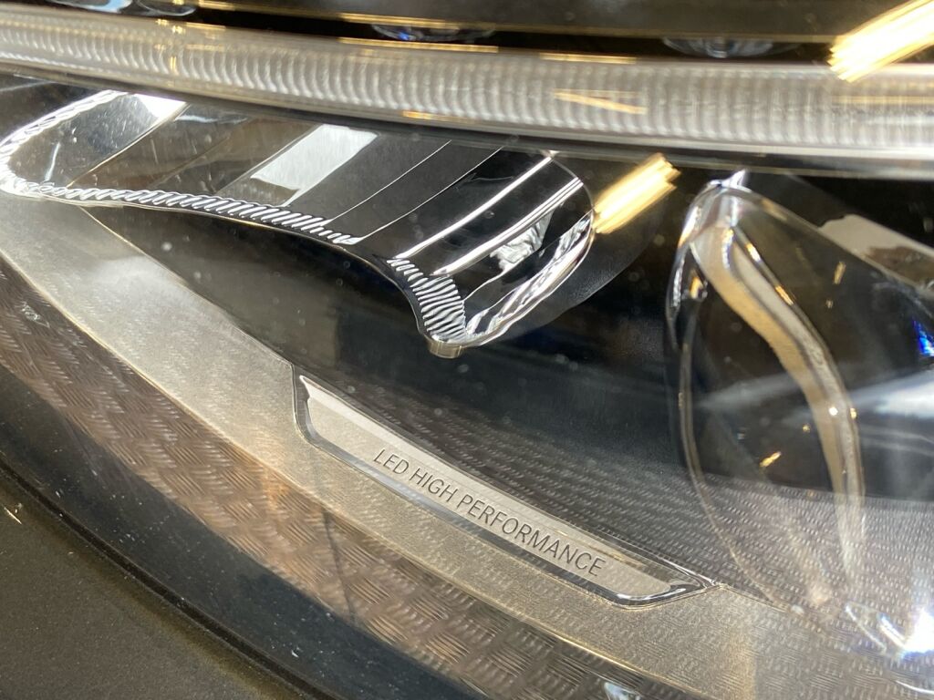 Mercedes-Benz C 2018 met. harmaa