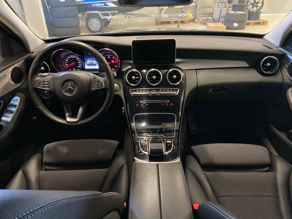 Mercedes-Benz C 2018 met. harmaa