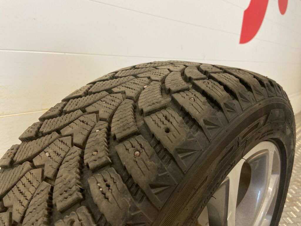 Mercedes-Benz C 2018 met. harmaa