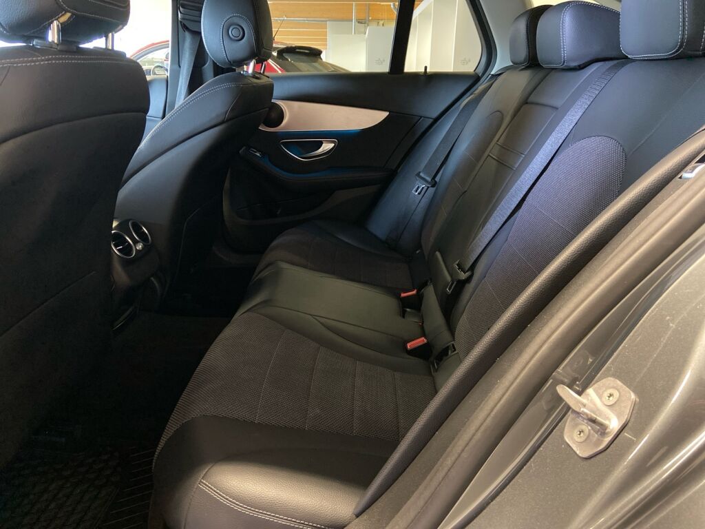 Mercedes-Benz C 2018 met. harmaa