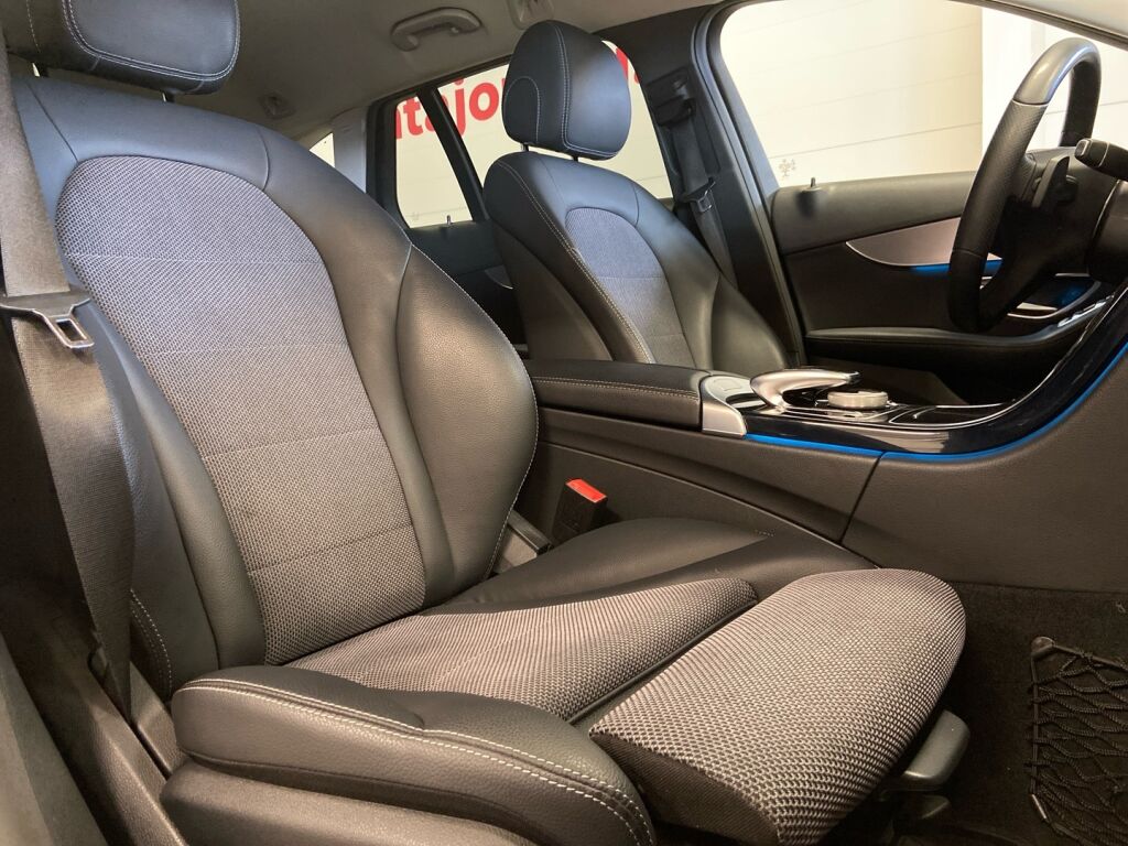 Mercedes-Benz C 2018 met. harmaa