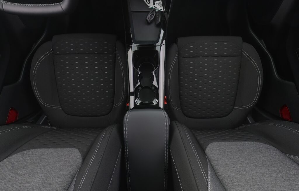 Ford Puma Gen-E 2025 Valkoinen