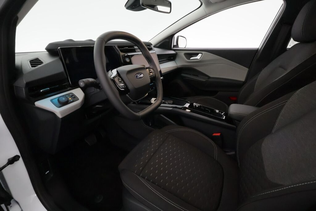 Ford Puma Gen-E 2025 Valkoinen