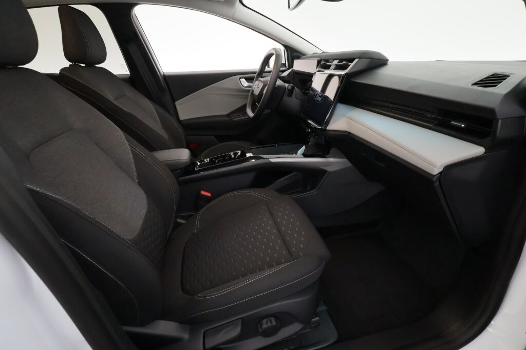 Ford Puma Gen-E 2025 Valkoinen