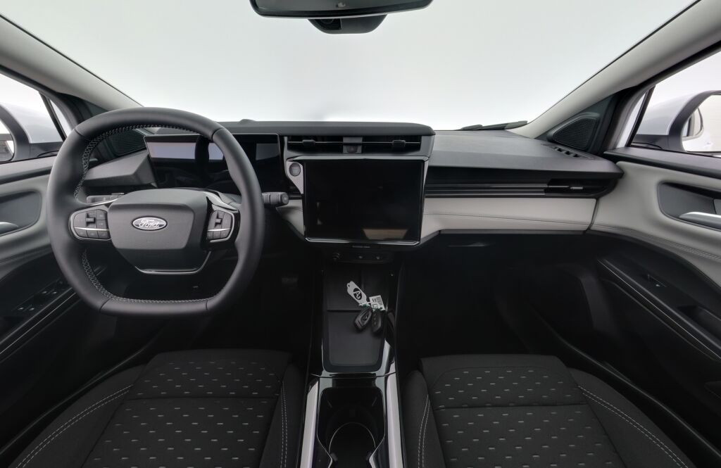 Ford Puma Gen-E 2025 Valkoinen