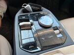 BMW iX 2022 Musta