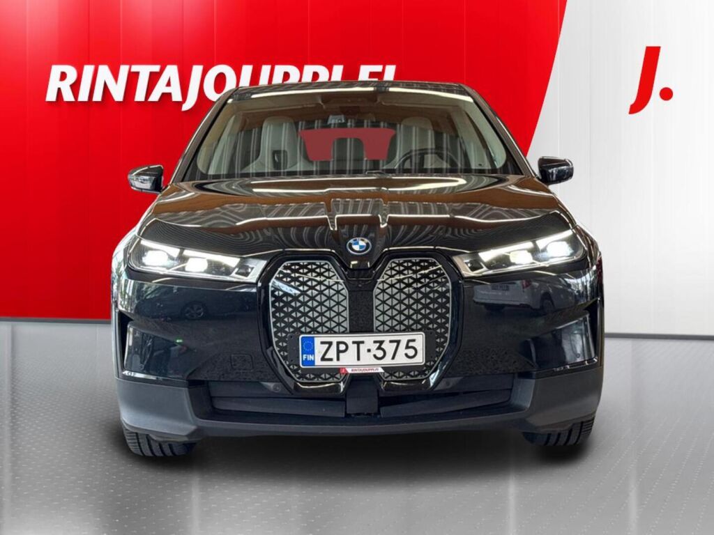 BMW iX 2022 Musta