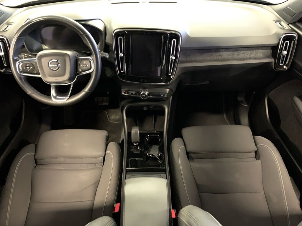 Volvo XC40 2023 