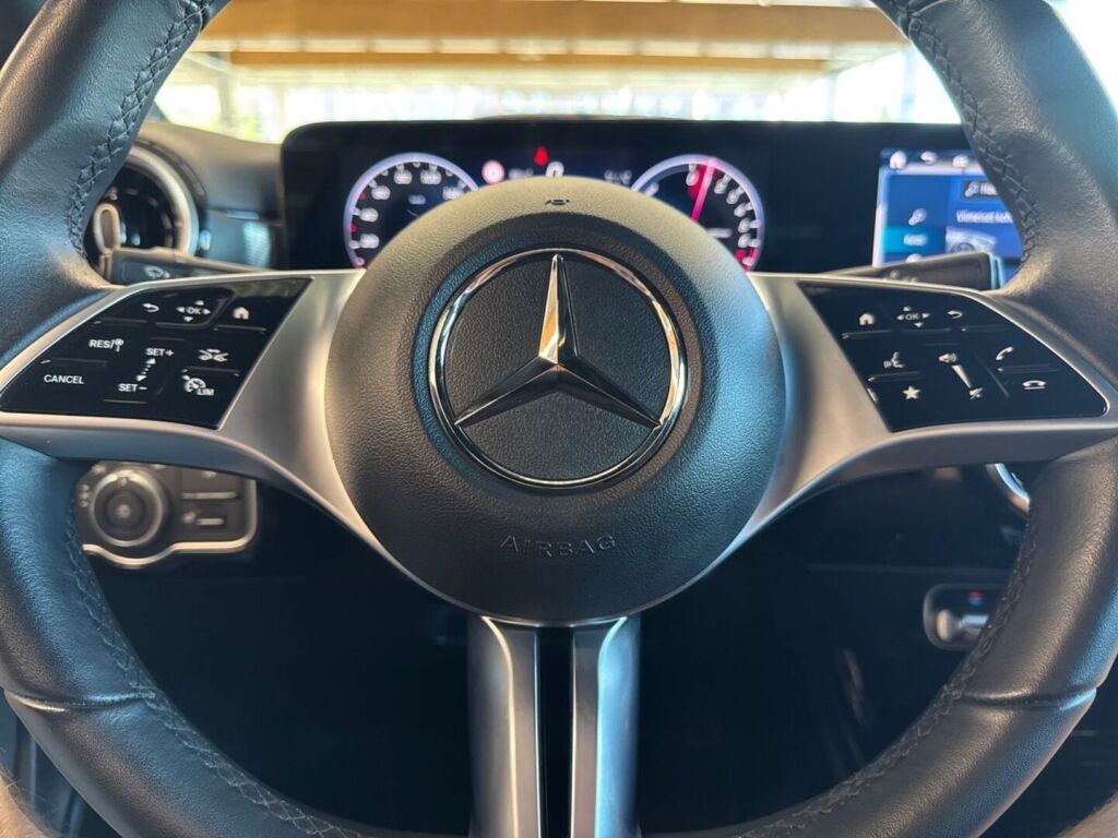 Mercedes-Benz A 2024 Harmaa