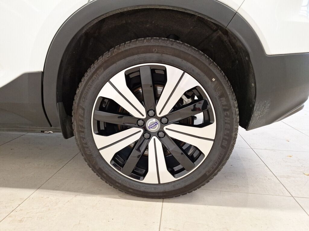 Volvo XC40 2023 Valkoinen