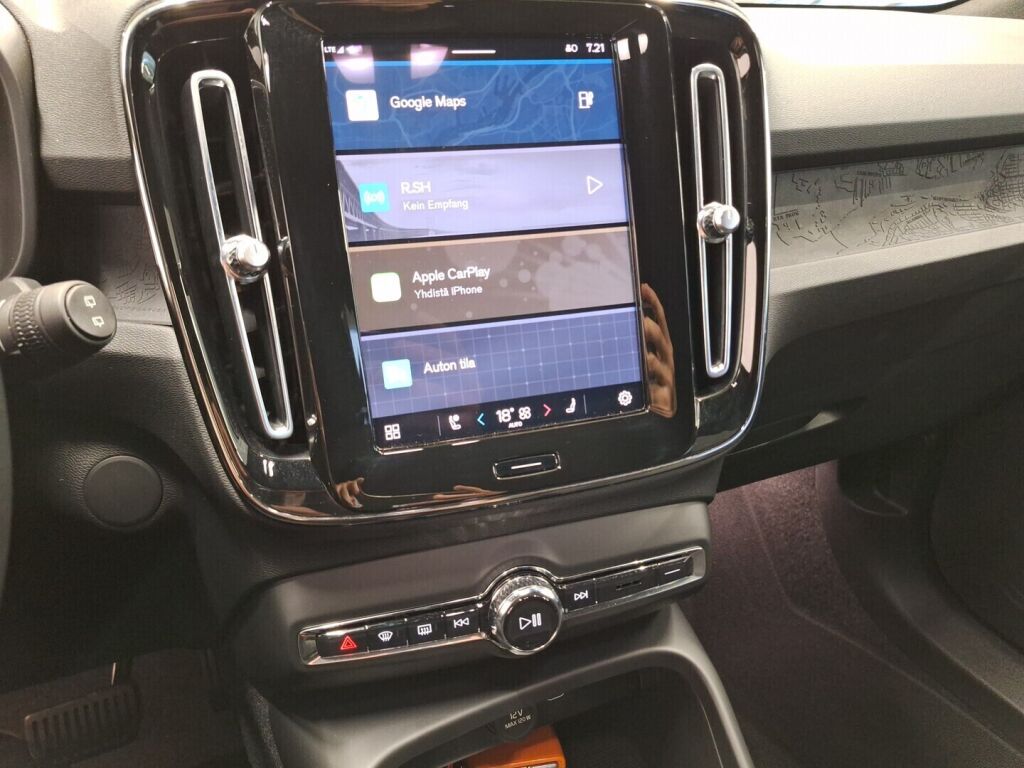 Volvo XC40 2023 Valkoinen