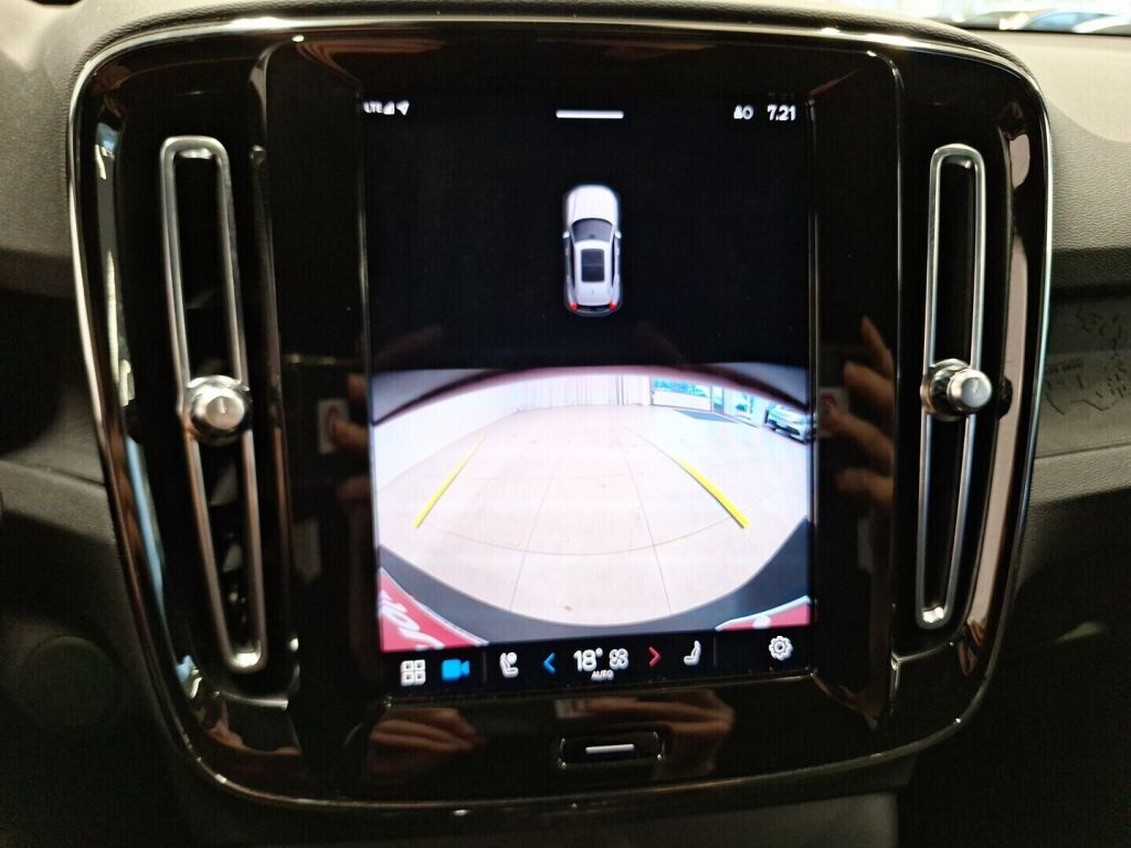 Volvo XC40 2023 Valkoinen