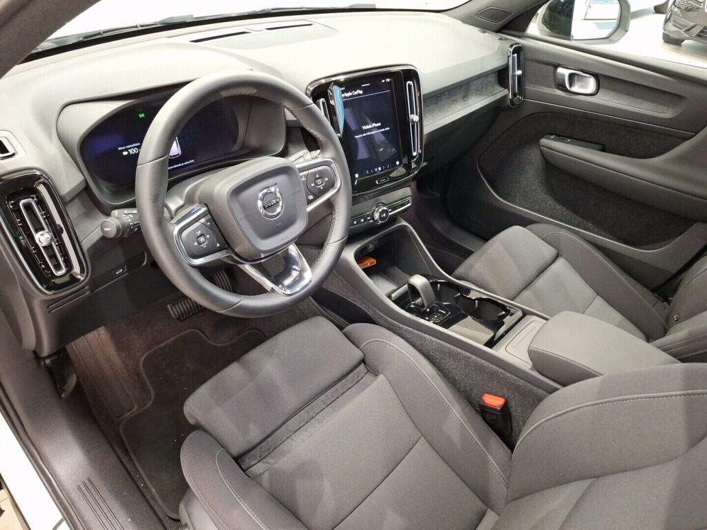 Volvo XC40 2023 Valkoinen