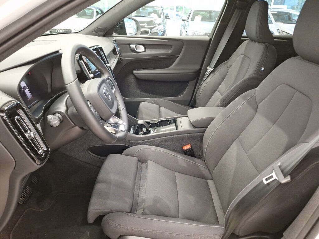 Volvo XC40 2023 Valkoinen