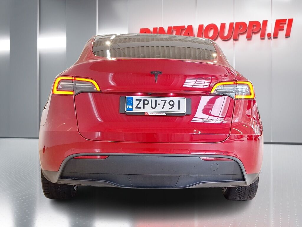 Tesla Model Y 2022 Punainen