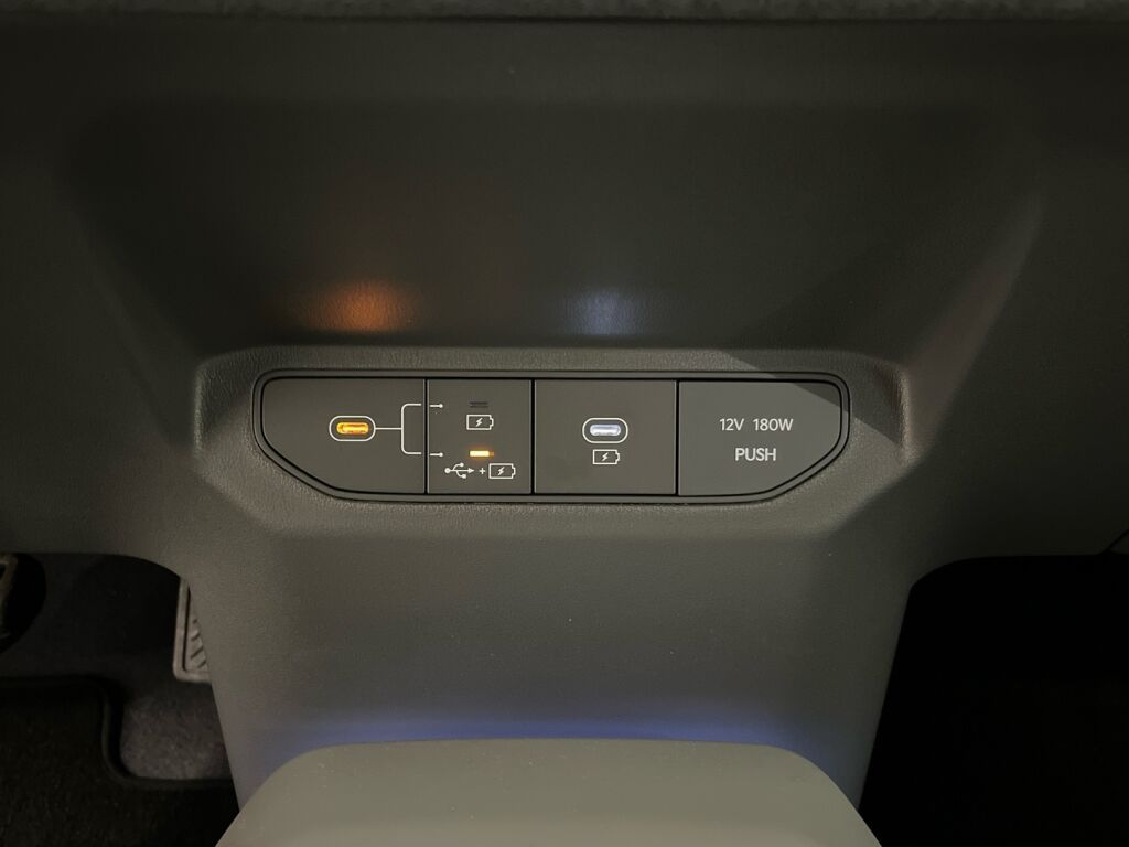 Kia EV3 2025 Sininen