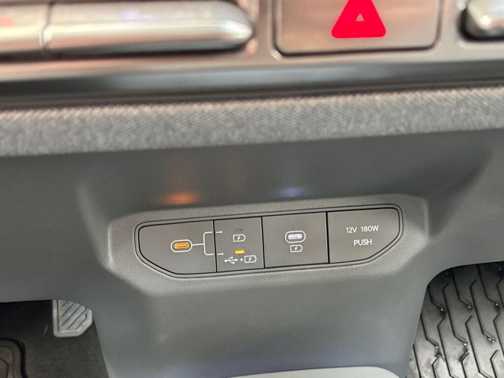 Kia EV3 2025 Sininen